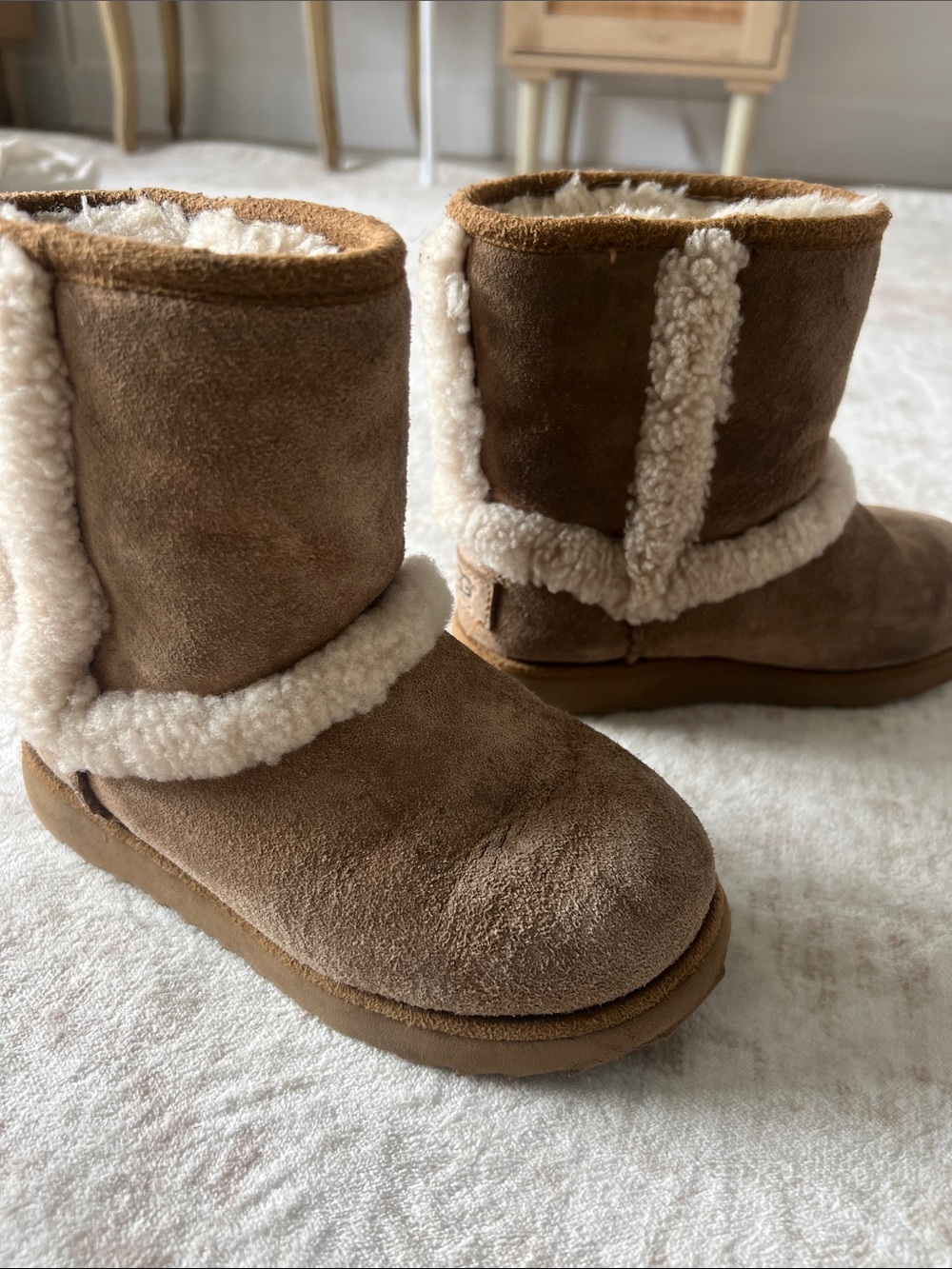 UGG Boots - Picture 6 of 6